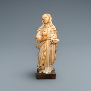 Une statue de Marie Madeleine au vase à onguent en ivoire sculpté, indo-portugais, probablement Goa, 17/18ème — photo 2