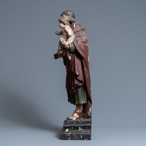 Une statue de Saint Joseph et l’Enfant Jésus en bois sculpté et polychromé, 2ème moitié du 17ème — photo 5