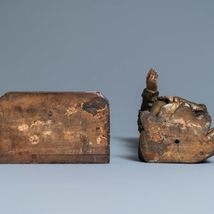 Une statue de Saint Louis de Gonzague en bois sculpté, polychromé et doré aux yeux en verre, Italie, 18ème — photo 7