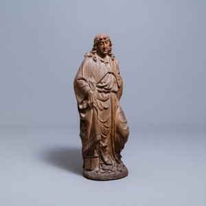 Une statue d'un ange aux Instruments de la Passion en chêne sculpté, Allemagne ou Rhéno-Mosan, 16ème — photo 1
