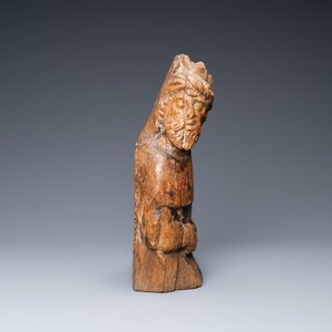 Une statue d'un prophète en chêne sculpté avec traces de polychromie, 16ème — photo 5