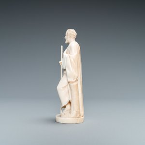 Une statue d'un Saint Ermite en ivoire sculpté tenant un bâton, socle en ébène et ivoire, Dieppe, 19ème — photo 7