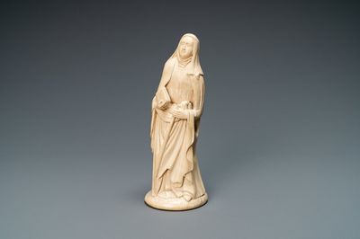 Une statue d'une sainte abesse en ivoire sculpté, probablement Dieppe, France, 19ème