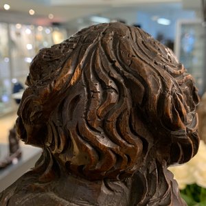Une statue d'une sainte en bois fruitier sculpté, Vallée du Rhin, Allemagne, 2ème moitié du 16ème — photo 13
