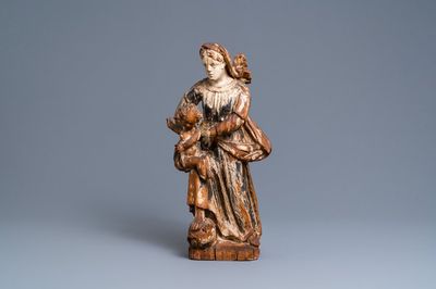 Une statue d'une Vierge à l’enfant en bois sculpté et polychromé, 17/18ème