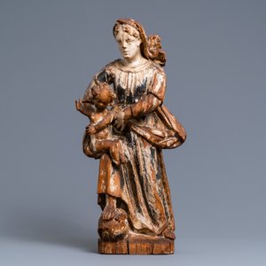 Une statue d'une Vierge à l’enfant en bois sculpté et polychromé, 17/18ème — photo 2