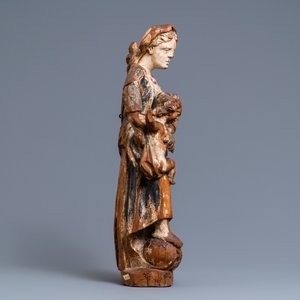 Une statue d'une Vierge à l’enfant en bois sculpté et polychromé, 17/18ème — photo 3