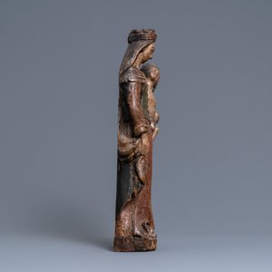 Une statue d'une Vierge à l’enfant en chêne sculpté et polychromé, 1ère moitié du 16ème — photo 3