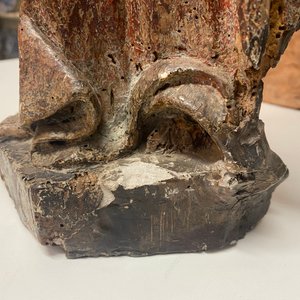 Une statue d'une Vierge à l’enfant en chêne sculpté et polychromé, 1ère moitié du 16ème — photo 9