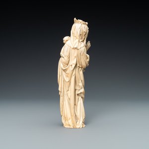 Une statue d'une Vierge à l’Enfant en ivoire, probablement France, 19ème — photo 4