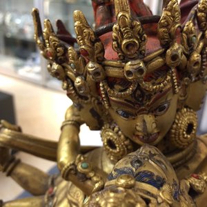 Une statuette de Chakrasamvara en bronze doré sino-tibétaine, 17/18ème — photo 19