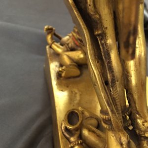 Une statuette de Chakrasamvara en bronze doré sino-tibétaine, 17/18ème — photo 21