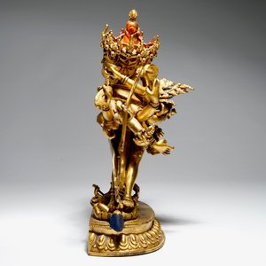 Une statuette de Chakrasamvara en bronze doré sino-tibétaine, 17/18ème — photo 3