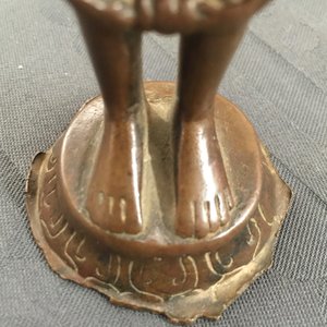 Une statuette de pèlerinage en bronze, Inde du Nord, 10-12ème — photo 12