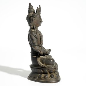 Une statuette de Tara en bronze, Chine, Ming — photo 5