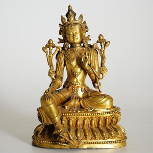 Une statuette sino-tibétaine de Tara verte (Syamatara) en bronze doré, 18/19ème — photo 8