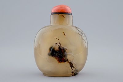 Une tabatière en agate, Chine, 18/19ème