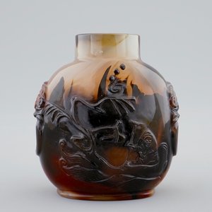 Une tabatière en agate finement sculptée, Chine, 19ème — photo 3