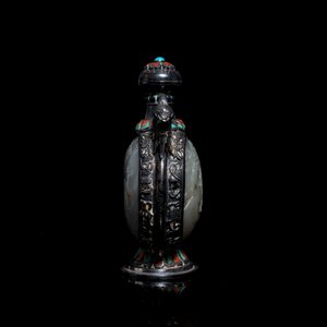 Une tabatière en argent incrusté de jade, corail et turquoise, Chine, 19ème — photo 4