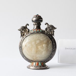 Une tabatière en argent incrusté de jade, corail et turquoise, Chine, 19ème — photo 7