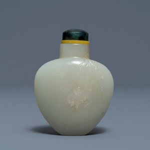 Une tabatière en jade céladon pâle, Chine, 19ème — photo 1