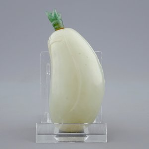 Une tabatière en jade sculpté, Chine, 18/19ème — photo 3