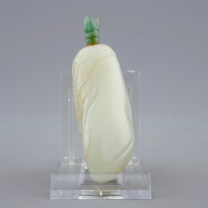 Une tabatière en jade sculpté, Chine, 18/19ème — photo 4
