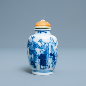 Une tabatière en porcelaine de Chine en bleu et blanc, marque de Chenghua, Yongzheng — photo 4
