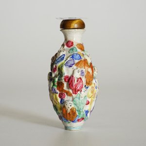 Une tabatière en porcelaine de Chine famille rose aux 18 Luohan, marque et poss. époque de Xianfeng — photo 8