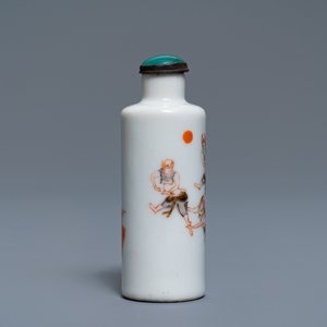 Une tabatière en porcelaine de Chine famille verte à décor de Zhong Kui, 19ème — photo 3