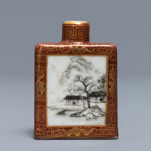 Une tabatière en porcelaine de Chine grisaille, marque de Qianlong, 19/20ème — photo 1