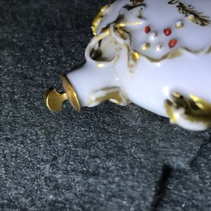 Une tabatière en porcelaine de Chine rouge de fer et doré, Yongzheng — photo 8