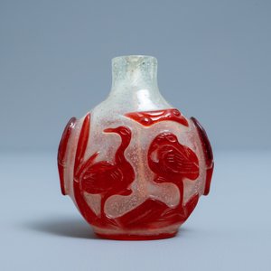 Une tabatière en verre overlay en rouge et blanc, Chine, 18ème — photo 5