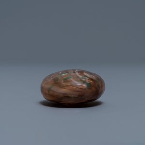 Une tabatière en verre sandwich tourbillon, Verrerie Impériale, Pékin, Chine, 1700-1840 — photo 4