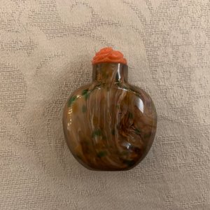 Une tabatière en verre sandwich tourbillon, Verrerie Impériale, Pékin, Chine, 1700-1840 — photo 5
