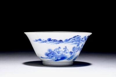 Une tasse à vin en porcelaine de Chine bleu et blanc, marque et époque de Yongzheng