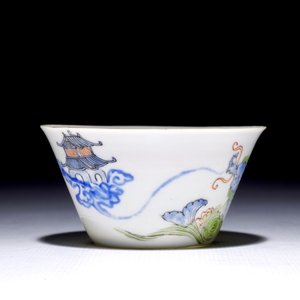 Une tasse à vin en porcelaine de Chine coquille d'oeuf à décor de "Dragon et phénix", Yongzheng — photo 5