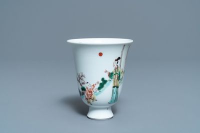 Une tasse à vin en porcelaine de Chine famille verte, Kangxi