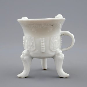 Une tasse à vin "Jue" en porcelaine blanc de Chine de Dehua, Kangxi — photo 3