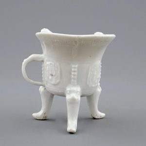 Une tasse à vin "Jue" en porcelaine blanc de Chine de Dehua, Kangxi — photo 5
