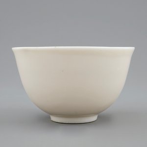 Une tasse en porcelaine blanc de Chine de Dehua, Kangxi — photo 3