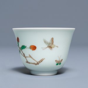 Une tasse en porcelaine de Chine famille verte aux branches de goji, marque de Kangxi, 19/20ème — photo 3
