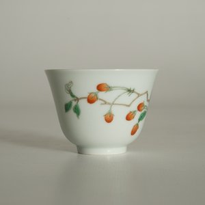 Une tasse en porcelaine de Chine famille verte aux branches de goji, marque de Kangxi, 19/20ème — photo 8
