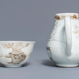 Une tasse et soucoupe avec crémier en porcelaine de Chine grisaille et doré, Yongzheng — photo 6
