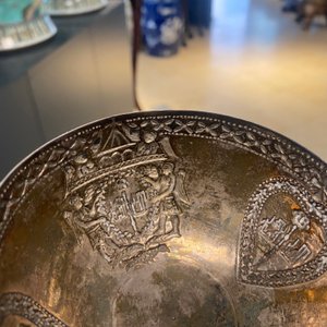 Une tasse et soucoupe en argent partiellement émaillé, Arménie, 18ème — photo 23