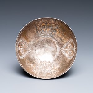 Une tasse et soucoupe en argent partiellement émaillé, Arménie, 18ème — photo 10