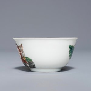 Une tasse et soucoupe en porcelaine de Chine à décor de Pan jouant la lyre, Qianlong — photo 7