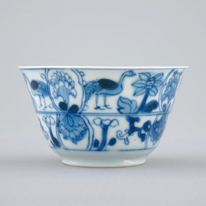 Une tasse et soucoupe en porcelaine de Chine bleu et blanc, Kangxi — photo 5