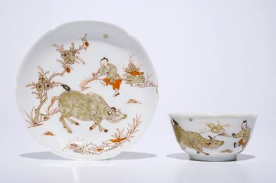 Une tasse et soucoupe en porcelaine de Chine coquille d’oeuf à décor d’un paysan au buffle, Yongzheng