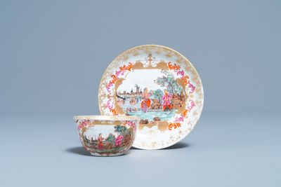 Une tasse et soucoupe en porcelaine de Chine de style Meissen à décor de 'Pierre le Grand', Qianlong
